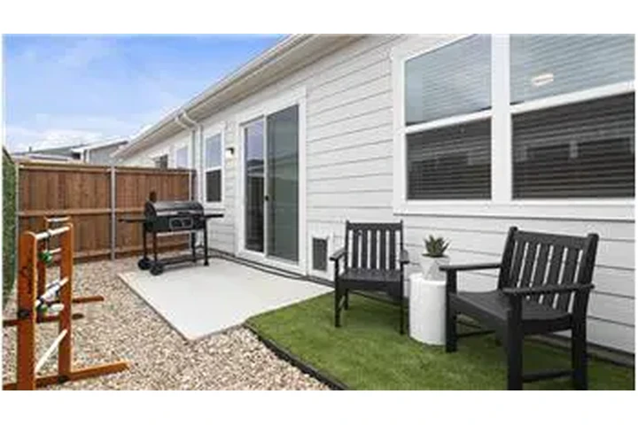 $1448 : Rental property with 1 bedro image 4