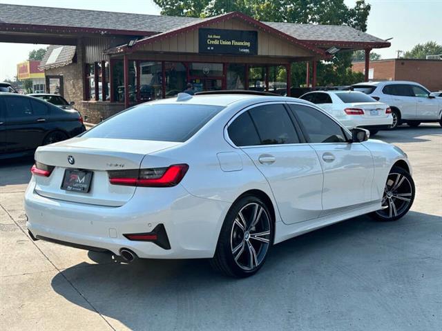 $26985 : 2021 BMW 3 Series 330i image 3