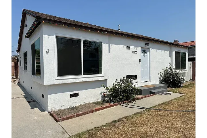 $1000 : Beautiful 3 Bedroom Home image 4