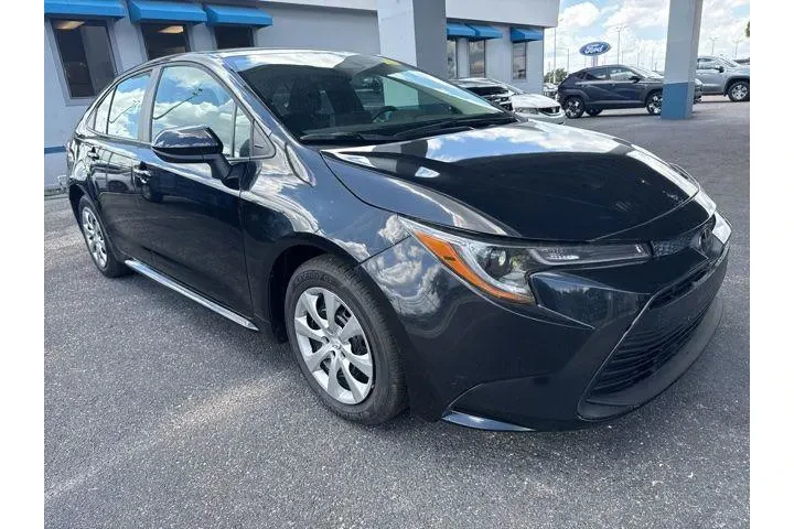 $23495 : Toyota Corolla 2026 LE 4dr S image 4