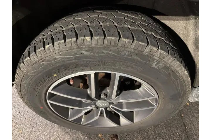 $14447 : Jeep Grand Cherokee 2018 4x4 image 5