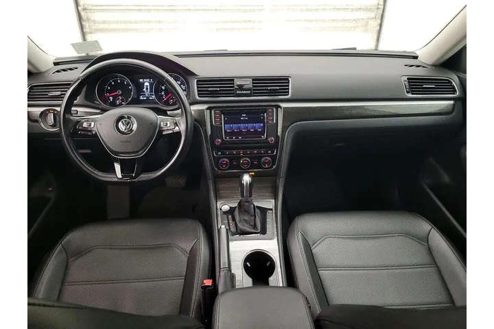 $15998 : Volkswagen Passat 2018 2.0T image 9