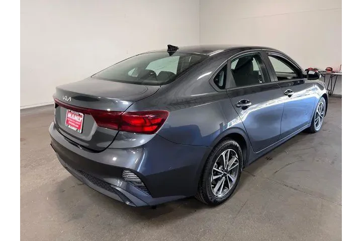 $16563 : Kia Forte 2023 image 3