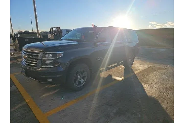 $27500 : Chevrolet Suburban 2019 4x4 image 5