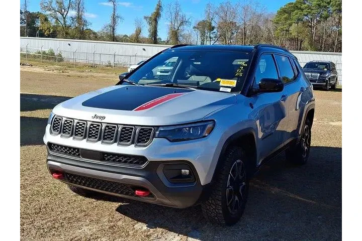 $25987 : Jeep Compass 2025 4x4 Trailh image 3