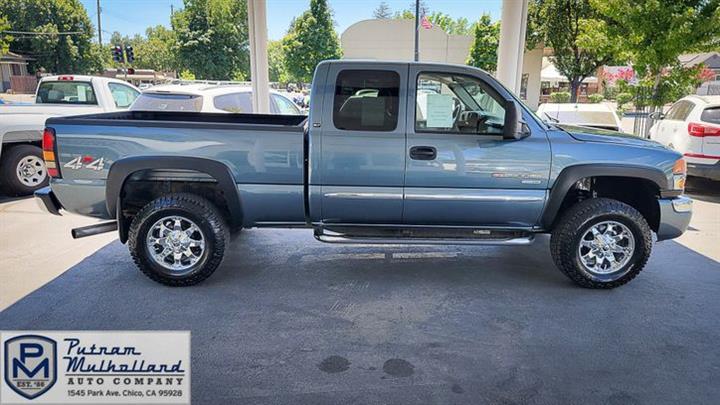 2006 GMC Sierra 2500HD SLT 4WD image 2