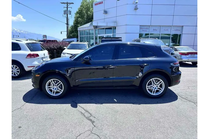 $35910 : 2021 Macan image 9