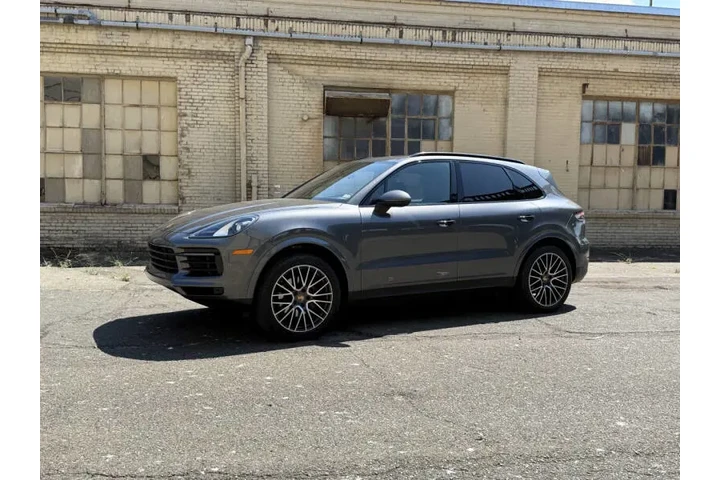 $33988 : 2019 Cayenne image 4