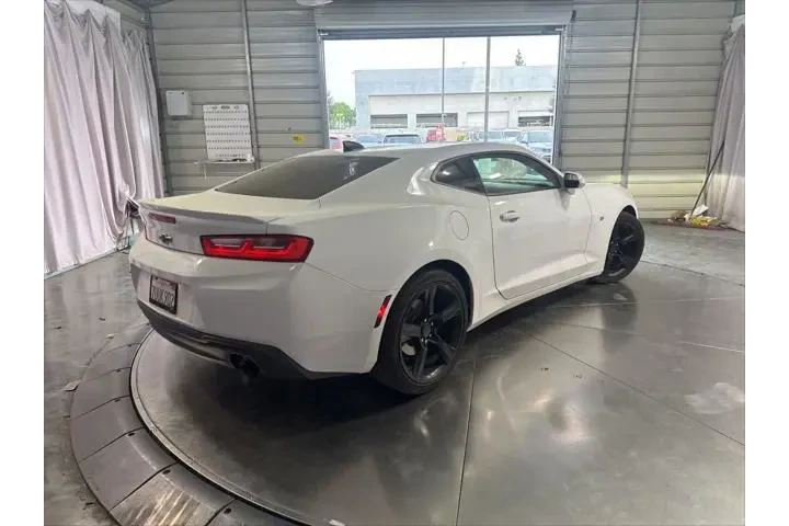 $12970 : Chevrolet Camaro 2017 LT 2dr image 5