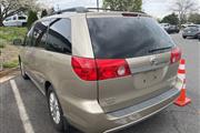 $9999 : PRE-OWNED 2008 TOYOTA SIENNA thumbnail