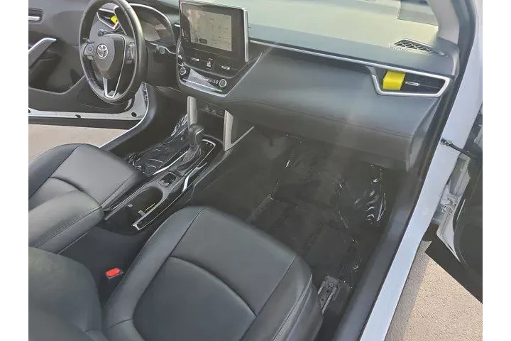 $29995 : Toyota Corolla Cross 2023 XL image 9