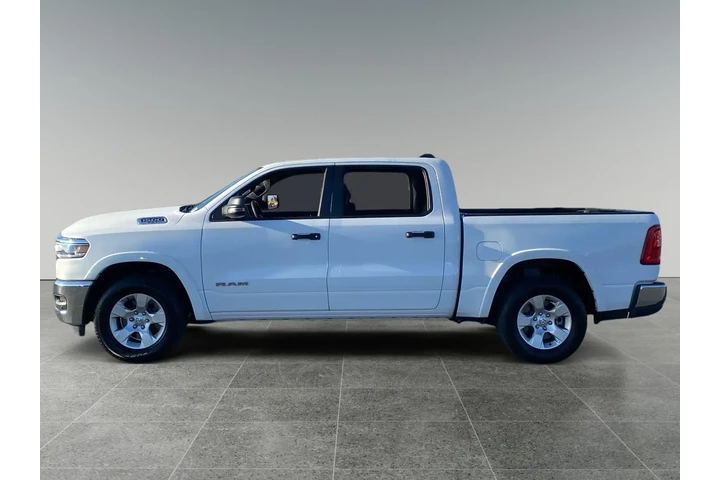 $38456 : Ram 1500 2025 4x4 Big Horn 4 image 2