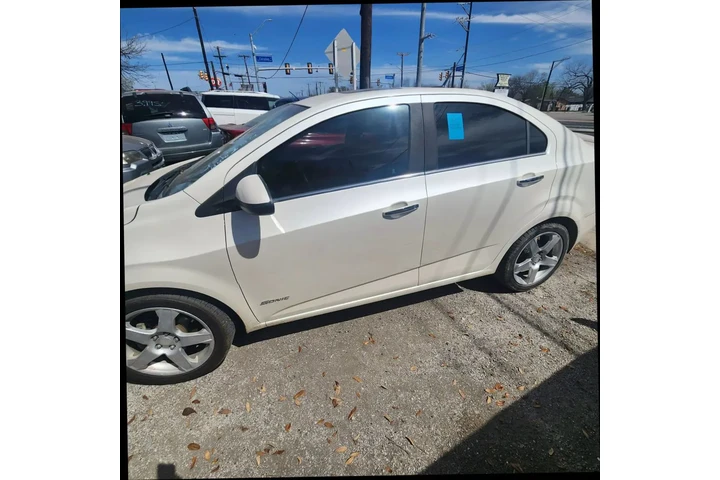 $4900 : 2013 CHEVROLET SONIC2013 CHEV image 2