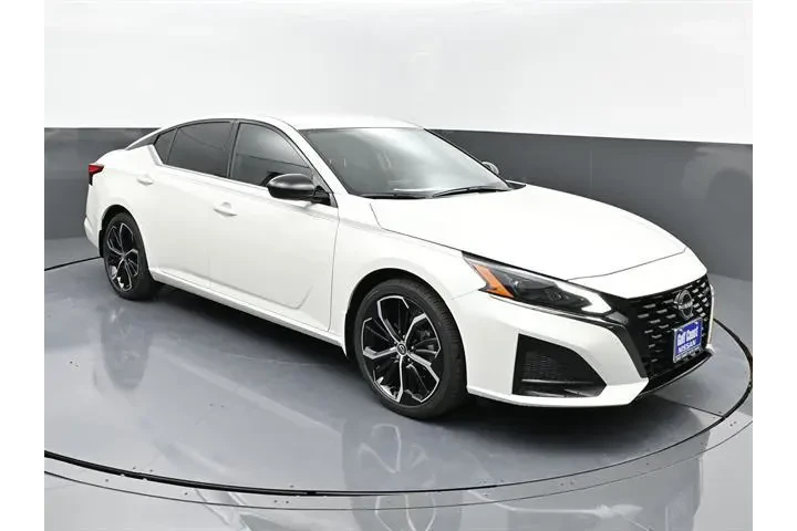 $35991 : Nissan Altima 2025 2.5 SR 4d image 2