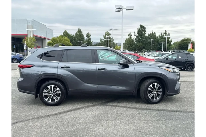 $24570 : Toyota Highlander 2020 AWD X image 3