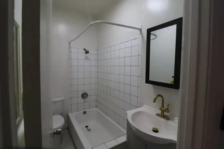 $1379 : LA. APARTAMENTO SINGLE image 1