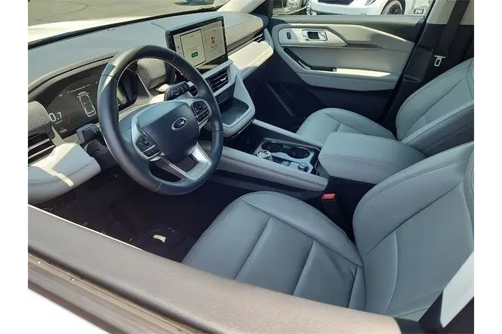 $39388 : Ford Explorer 2025 Active 4d image 3