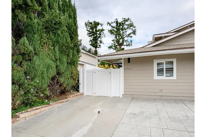 $2700 : 1 beds 1baths 670Sqft image 10