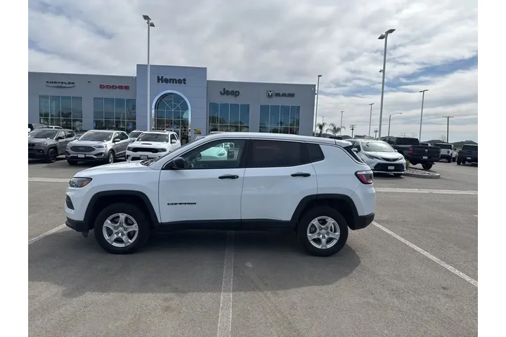 $22998 : Jeep Compass 2022 4x4 Sport image 5