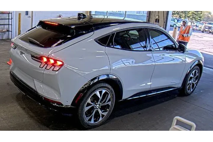 $26999 : Ford Mustang Mach-E 2023 AWD image 4
