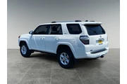 $35743 : Toyota 4Runner 2023 4x2 SR5 thumbnail