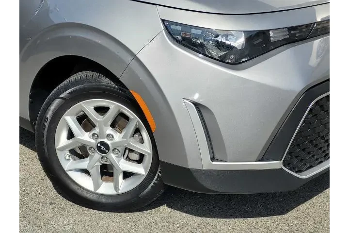 $17300 : Kia Soul 2023 S 4dr Crossove image 9