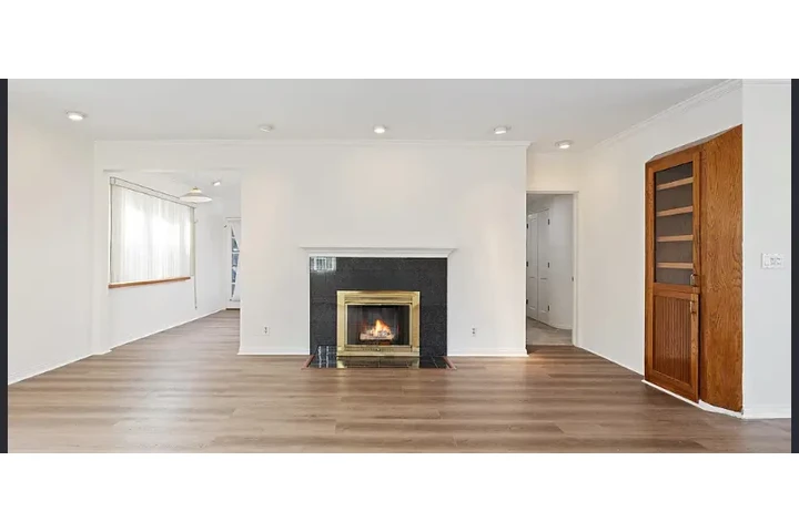 $2500 : Beautiful 3Bedroom For Rent image 2