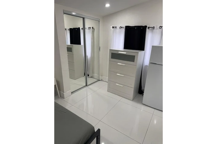 $900 : Se Renta Habitación image 4