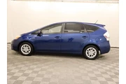 $9822 : Toyota Prius v 2013 Five 4dr thumbnail
