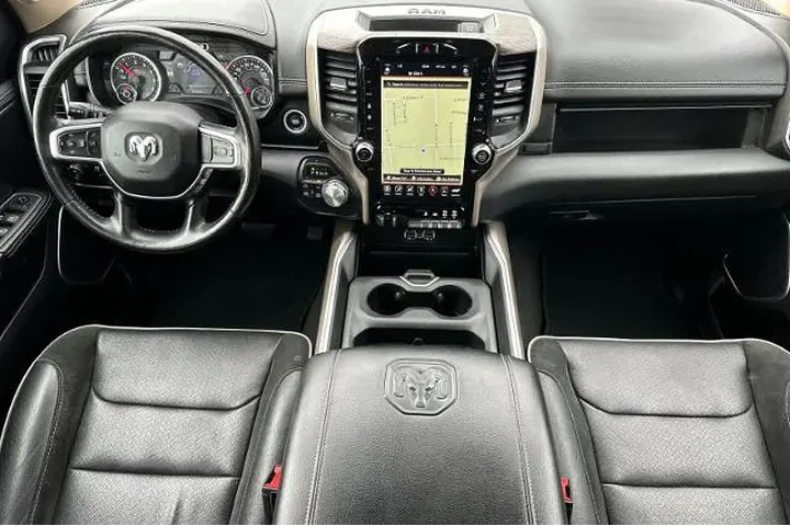 $33995 : Ram 1500 2020 4x4 Laramie 4d image 3