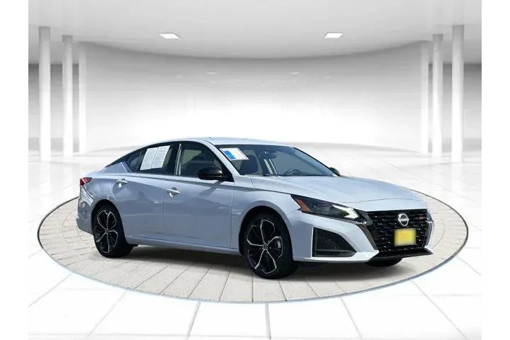 $18288 : Nissan Altima 2023 2.5 SR 4d image 5
