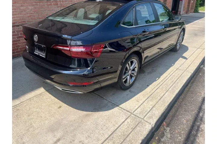 $21000 : 2021 Jetta R-Line image 4