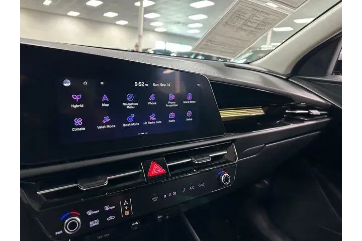 $21801 : Kia Niro 2023 EX 4dr Crossov image 7