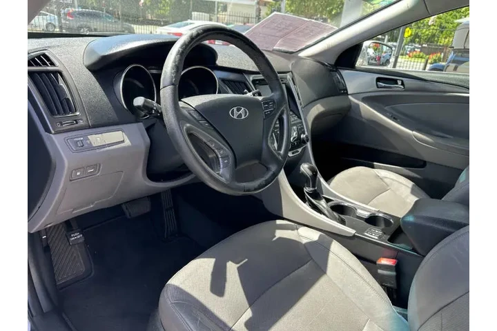 2011 Sonata Hybrid image 9