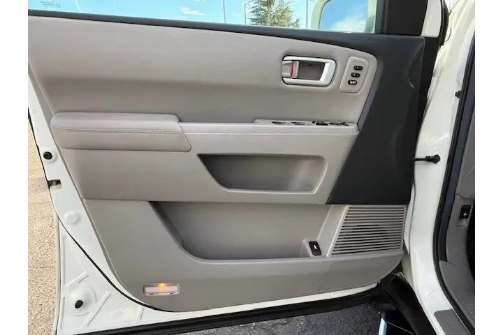 $9100 : Honda Pilot 2013 4x4 Touring image 9