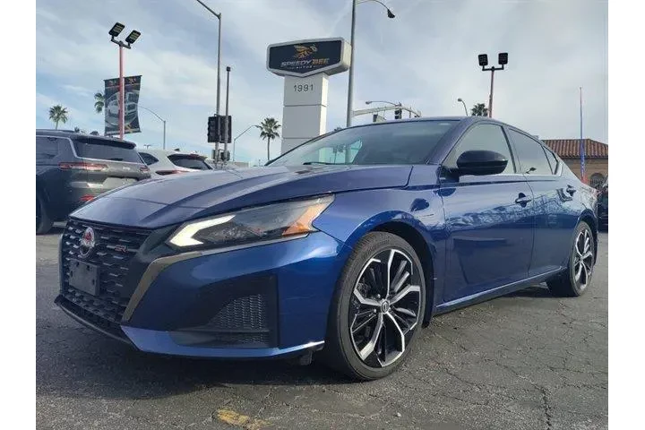 $19888 : Nissan Altima 2023 2.5 SR 4d image 2