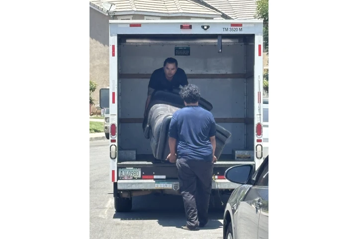 🛻 JUNK REMOVAL / RETIRO DE BA image 8