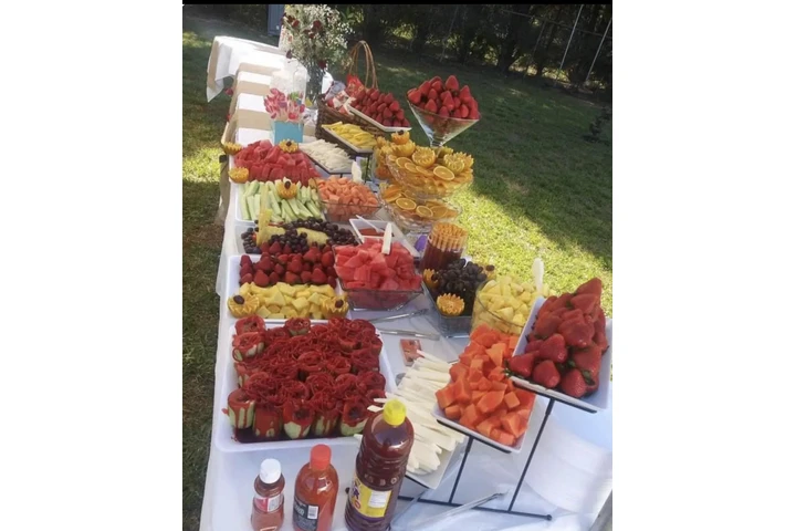 Mesa de frutas/tostilocos image 6