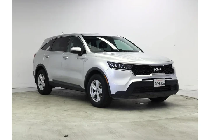 $22998 : Kia Sorento 2022 LX 4dr SUV image 1