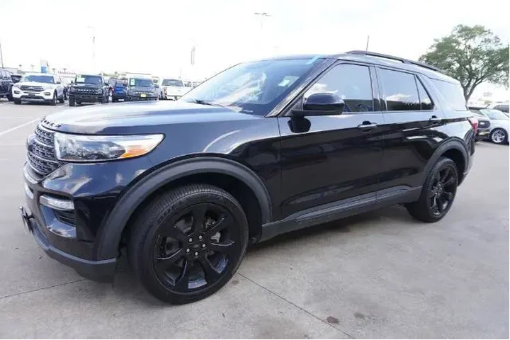 $27288 : Ford Explorer 2022 AWD XLT 4 image 3