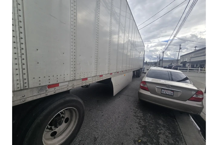 $17500 : 2023 Hyundai trailer 53 pies image 3