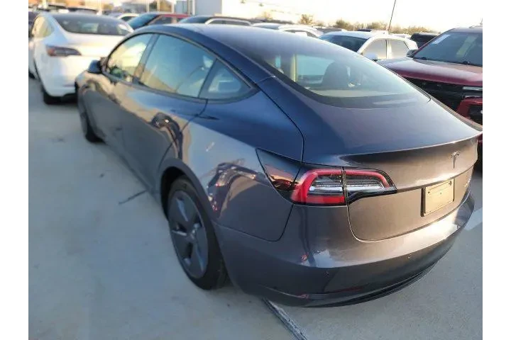$27588 : Tesla Model 3 2022 AWD Long image 5