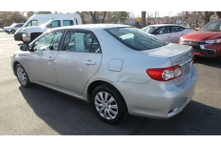 $8900 : 2013 Corolla LE image 7
