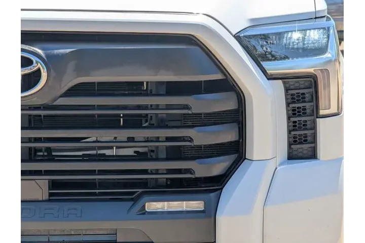 $35999 : Toyota Tundra 2024 4x4 SR5 4 image 9