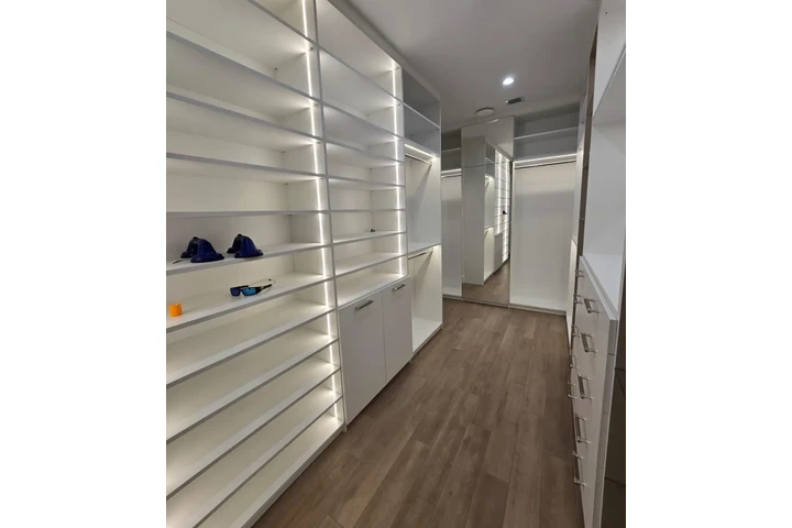 Gabinetes Cocinas closet image 2