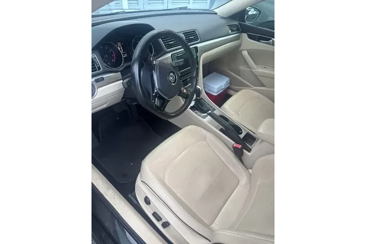 $8990 : Volkswagen Passat 2018 2.0T image 3
