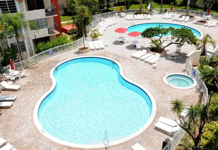 $2275 : Kendall. Area Dadeland mall image 3