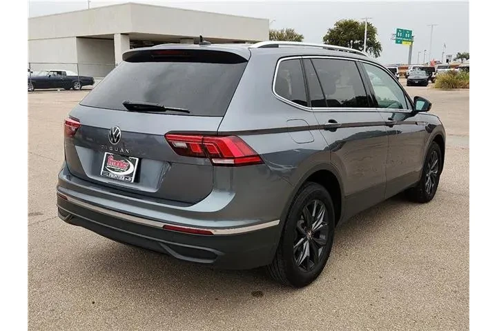 $26995 : Volkswagen Tiguan 2024 SE 4d image 4