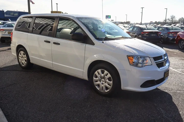 $14788 : 2019 Grand Caravan SE Wagon image 3