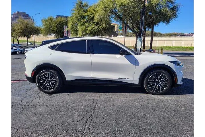 $33000 : Ford Mustang Mach-E 2024 Pre image 2